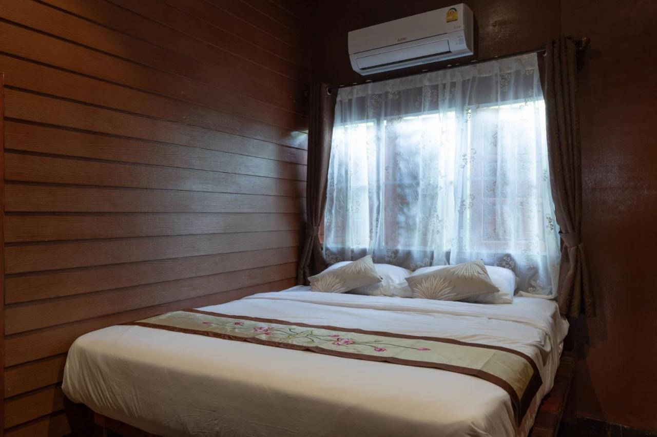 Reuan Vilawan Ratchaburi エクステリア 写真