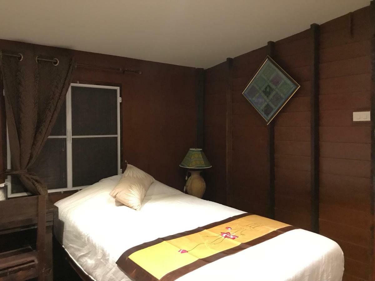 Reuan Vilawan Ratchaburi エクステリア 写真